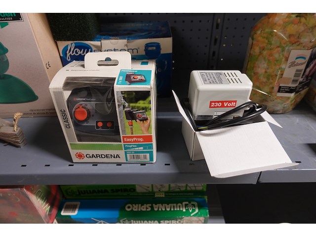 Volledige inhoud rek vijvertoebehoren - afbeelding 4 van  16