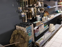 Volledige inhoud rek vijvertoebehoren - afbeelding 1 van  16