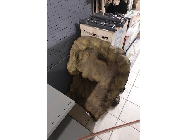 Volledige inhoud rek vijvertoebehoren - afbeelding 9 van  16