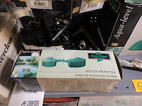 Volledige inhoud rek vijvertoebehoren - afbeelding 14 van  16