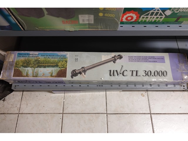 Volledige inhoud rek vijvertoebehoren - afbeelding 15 van  16