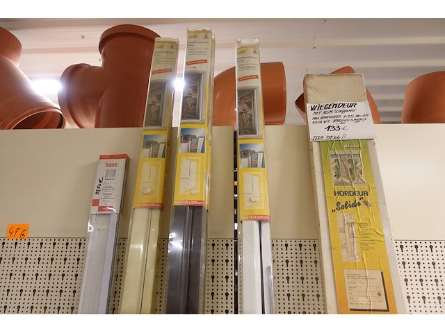 Volledige inhoud rek vliegenramen - afbeelding 4 van  11