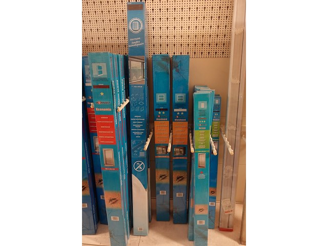 Volledige inhoud rek vliegenramen - afbeelding 5 van  11