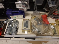 Volledige inhoud rek voertuig toebehoren - afbeelding 13 van  18