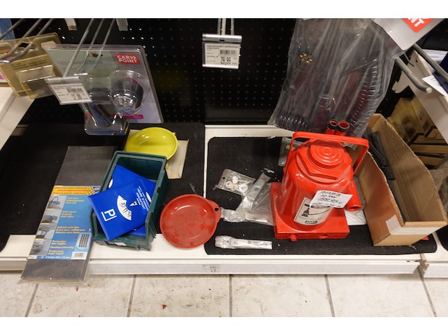 Volledige inhoud rek voertuig toebehoren - afbeelding 14 van  18