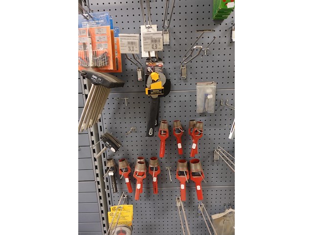 Volledige inhoud rek werkgereedschap - afbeelding 3 van  29