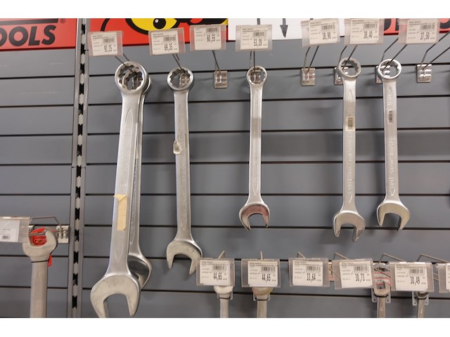 Volledige inhoud rek werkgereedschap - afbeelding 8 van  29