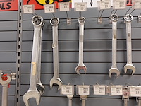 Volledige inhoud rek werkgereedschap - afbeelding 8 van  29