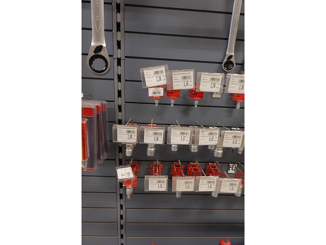 Volledige inhoud rek werkgereedschap - afbeelding 15 van  29