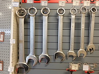 Volledige inhoud rek werkgereedschap - afbeelding 17 van  29