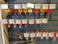 Volledige inhoud rek werkgereedschap - afbeelding 18 van  29