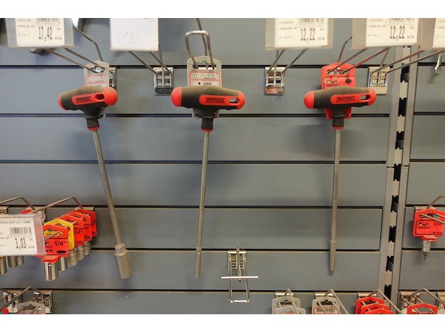 Volledige inhoud rek werkgereedschap - afbeelding 19 van  29