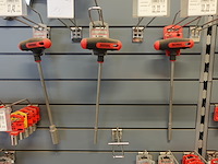 Volledige inhoud rek werkgereedschap - afbeelding 19 van  29