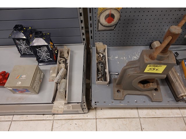 Volledige inhoud rek werkgereedschap - afbeelding 24 van  29