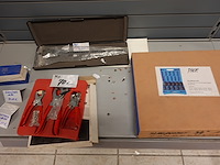 Volledige inhoud rek werkgereedschap - afbeelding 26 van  29