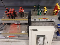 Volledige inhoud rek werkgereedschap - afbeelding 27 van  29