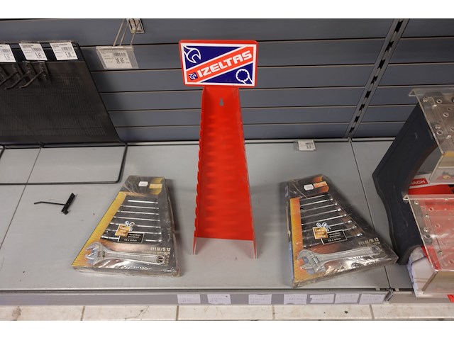 Volledige inhoud rek werkgereedschap - afbeelding 28 van  29