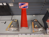 Volledige inhoud rek werkgereedschap - afbeelding 28 van  29