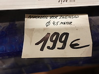 Volledige inhoud rek zwembadtoebehoren - afbeelding 2 van  10