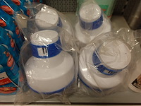 Volledige inhoud rek zwembadtoebehoren - afbeelding 5 van  10