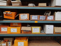 Volledige inhoud rek - afbeelding 1 van  13