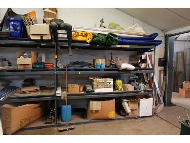 Volledige inhoud rek - afbeelding 1 van  16