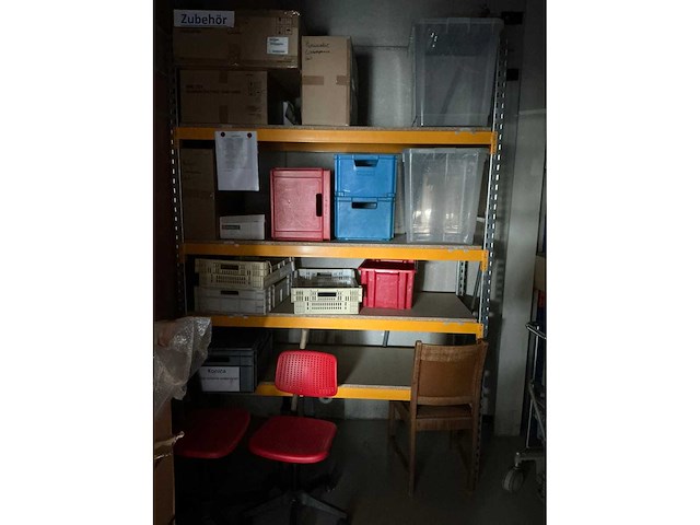 Volledige inhoud stockruimte - afbeelding 7 van  14