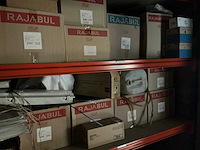 Volledige inhoud stockruimte - afbeelding 9 van  14