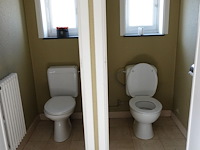 Volledige inhoud toiletruimte - afbeelding 1 van  5