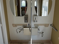 Volledige inhoud toiletruimte - afbeelding 2 van  5