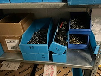 Volledige inhoud voorraadmagazijn - afbeelding 2 van  21