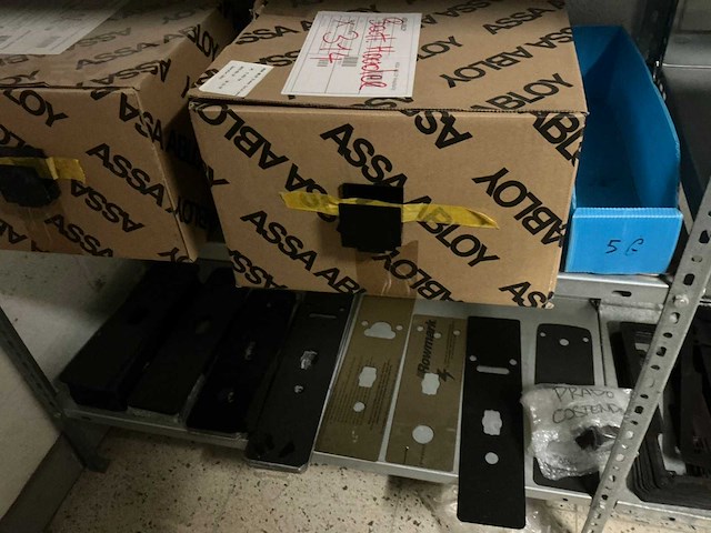 Volledige inhoud voorraadmagazijn - afbeelding 3 van  21