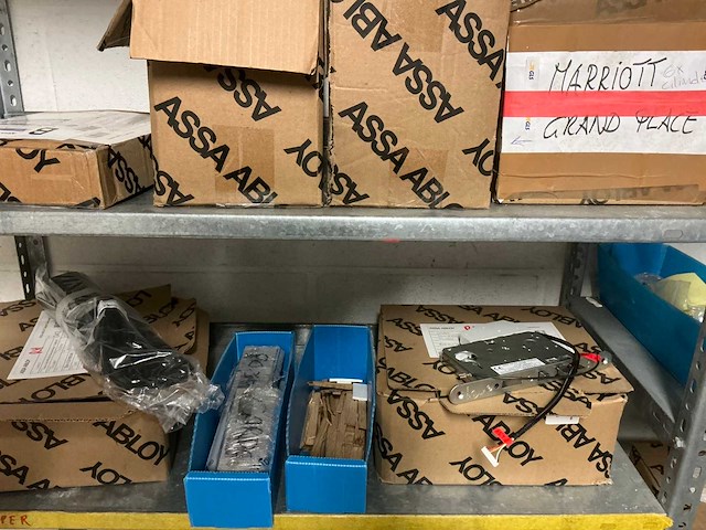 Volledige inhoud voorraadmagazijn - afbeelding 7 van  21