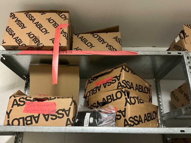 Volledige inhoud voorraadmagazijn - afbeelding 8 van  21