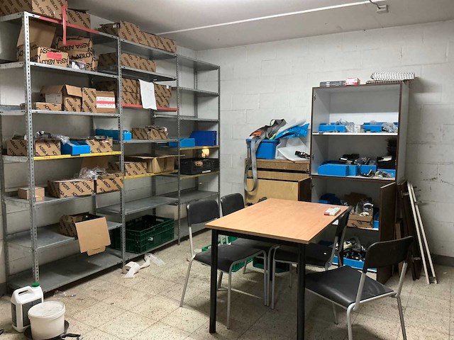 Volledige inhoud voorraadmagazijn - afbeelding 1 van  21