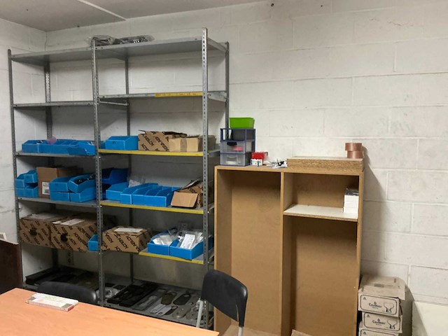 Volledige inhoud voorraadmagazijn - afbeelding 12 van  21