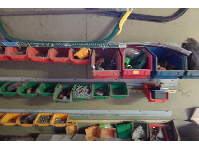 Volledige inhoud wand/werkbank - afbeelding 14 van  16