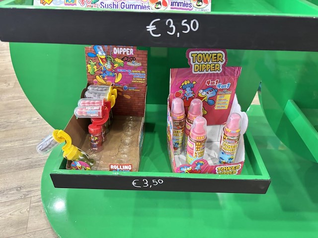 Volledige inhoud winkel (snoepgoed) - afbeelding 18 van  19