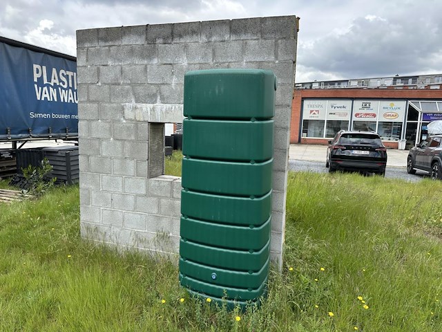 Volledige inrichting showroom buiten - afbeelding 6 van  8