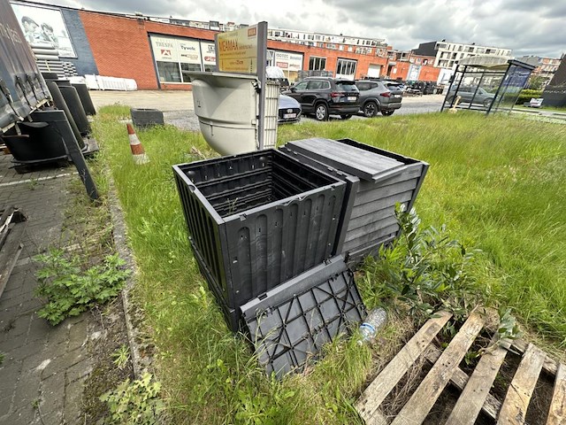 Volledige inrichting showroom buiten - afbeelding 7 van  8
