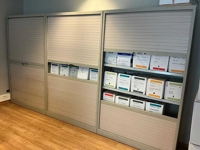 Volledige kantooropstelling met inhoud - afbeelding 41 van  43