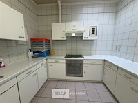 Volledige keuken met toestellen - afbeelding 4 van  9