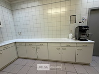 Volledige keuken met toestellen - afbeelding 5 van  9