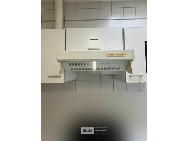 Volledige keuken met toestellen - afbeelding 6 van  9
