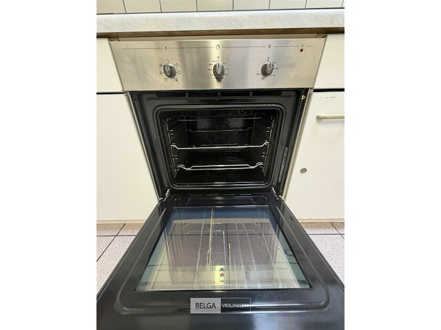 Volledige keuken met toestellen - afbeelding 8 van  9