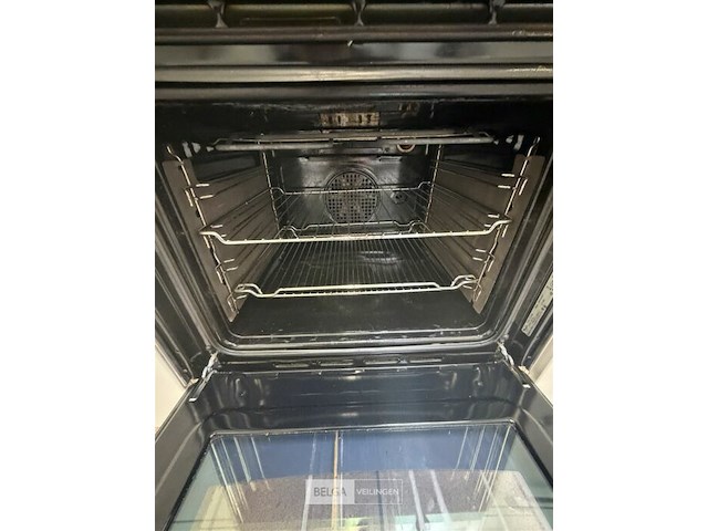Volledige keuken met toestellen - afbeelding 9 van  9
