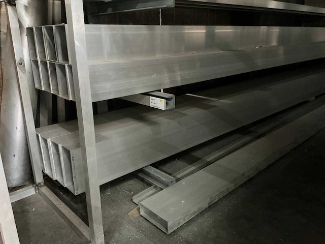 Volledige lengtes aluminium - afbeelding 2 van  16
