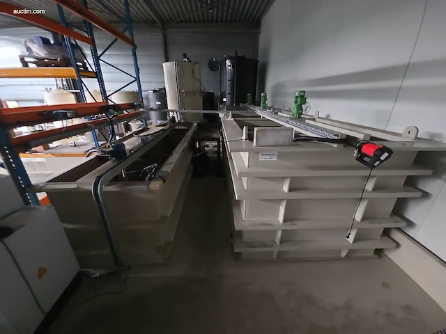 Volledige ontlakkings/meng installatie - afbeelding 18 van  24