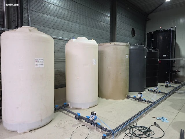 Volledige ontlakkings/meng installatie - afbeelding 23 van  24