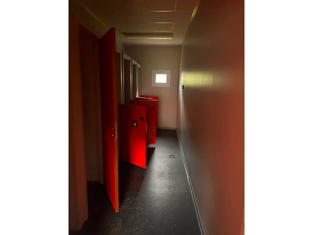 Volledige opbouw unitcontainers - afbeelding 19 van  26
